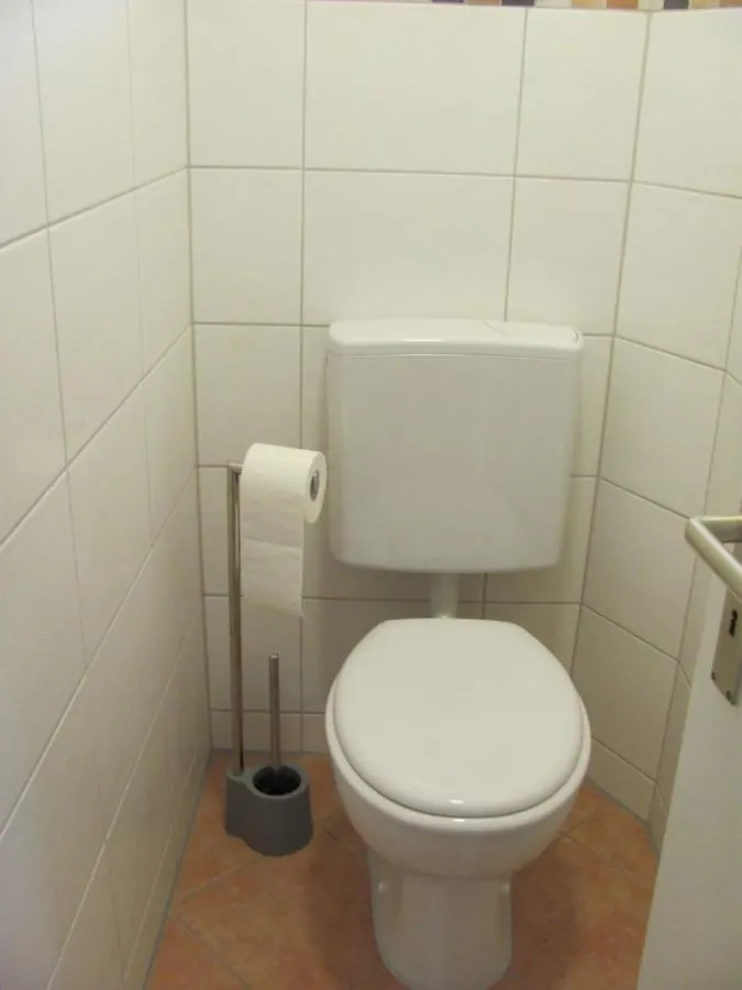 Cozy Airport Guesthouse: Twin Room with Shared Bath Trunkelsberg Germany